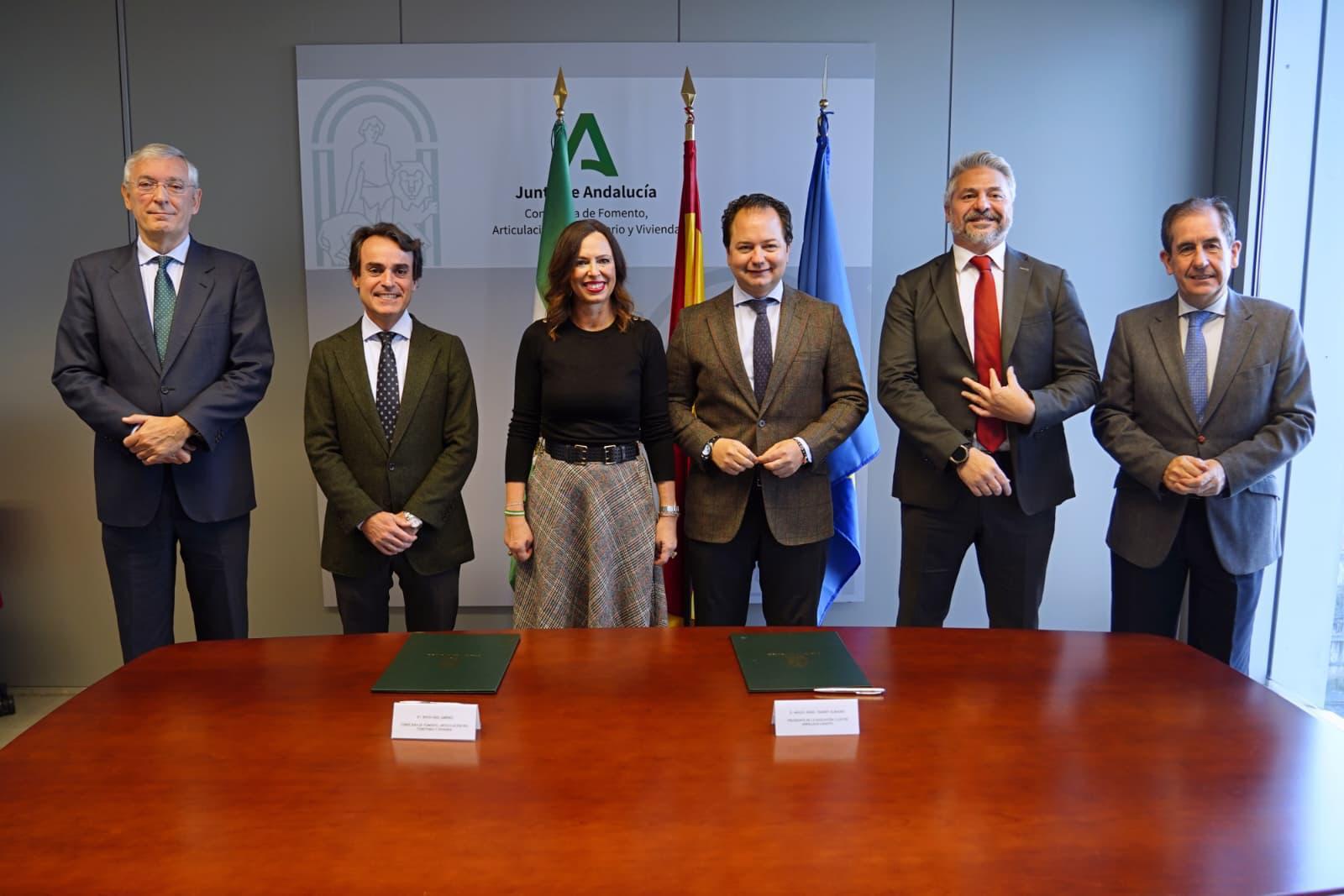 LA JUNTA APUESTA POR LA COLABORACIÓN EMPRESARIAL PARA APROVECHAR EL POTENCIAL LOGÍSTICO DE ANDALUCÍA 