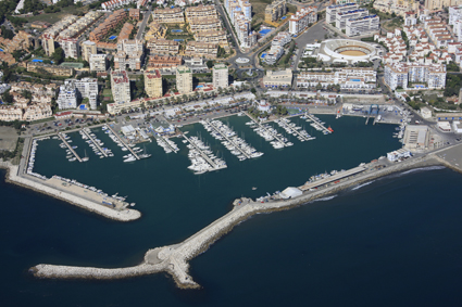 LA JUNTA DESTINARÁ MÁS DE MEDIO MILLÓN DE EUROS AL DRAGADO DE LA BOCANA DEL PUERTO DE ESTEPONA 