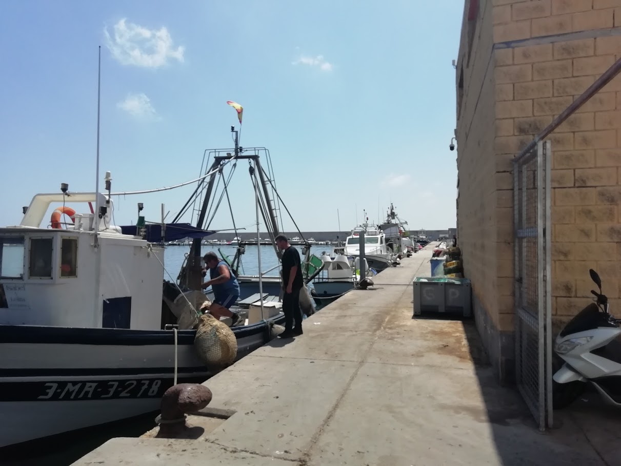 LA JUNTA ADJUDICA LA REPARACIÓN DEL MUELLE DE SUMINISTRO DE COMBUSTIBLE DEL PUERTO DE FUENGIROLA