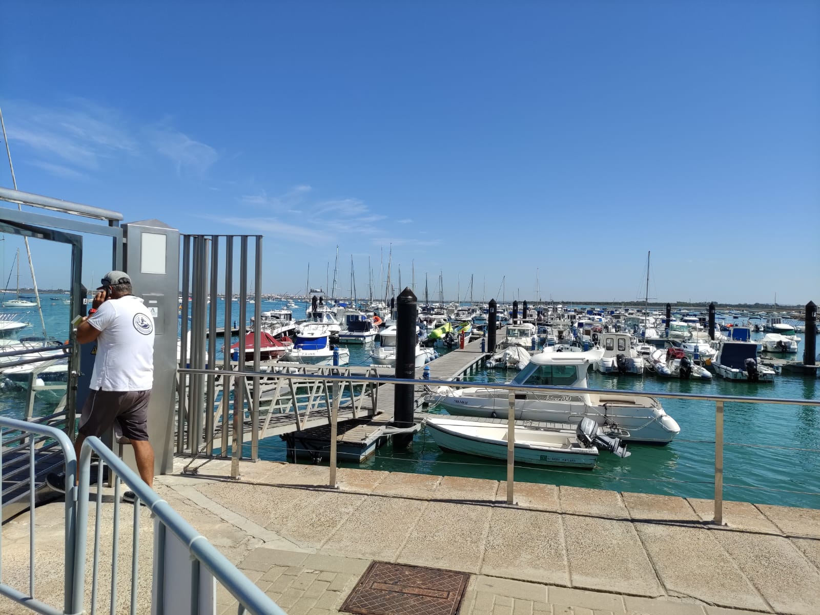 LA JUNTA LICITA EL DRAGADO DEL PUERTO DE SANCTI PETRI POR CASI 740.000 EUROS 