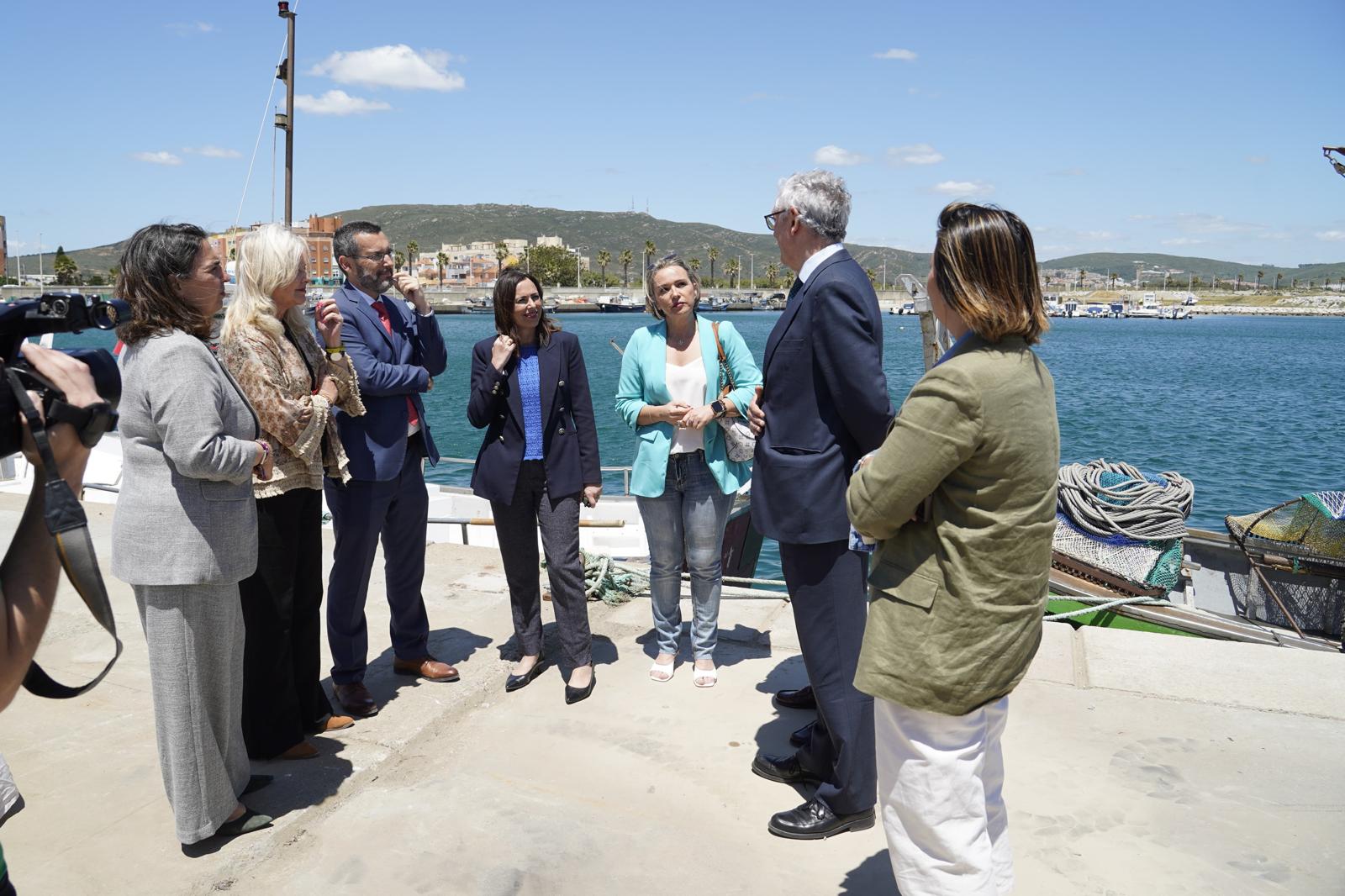 LA JUNTA ADJUDICA POR 340.000 EUROS LOS TINGLADOS DE SOMBRA DEL PUERTO PESQUERO DE LA ATUNARA
