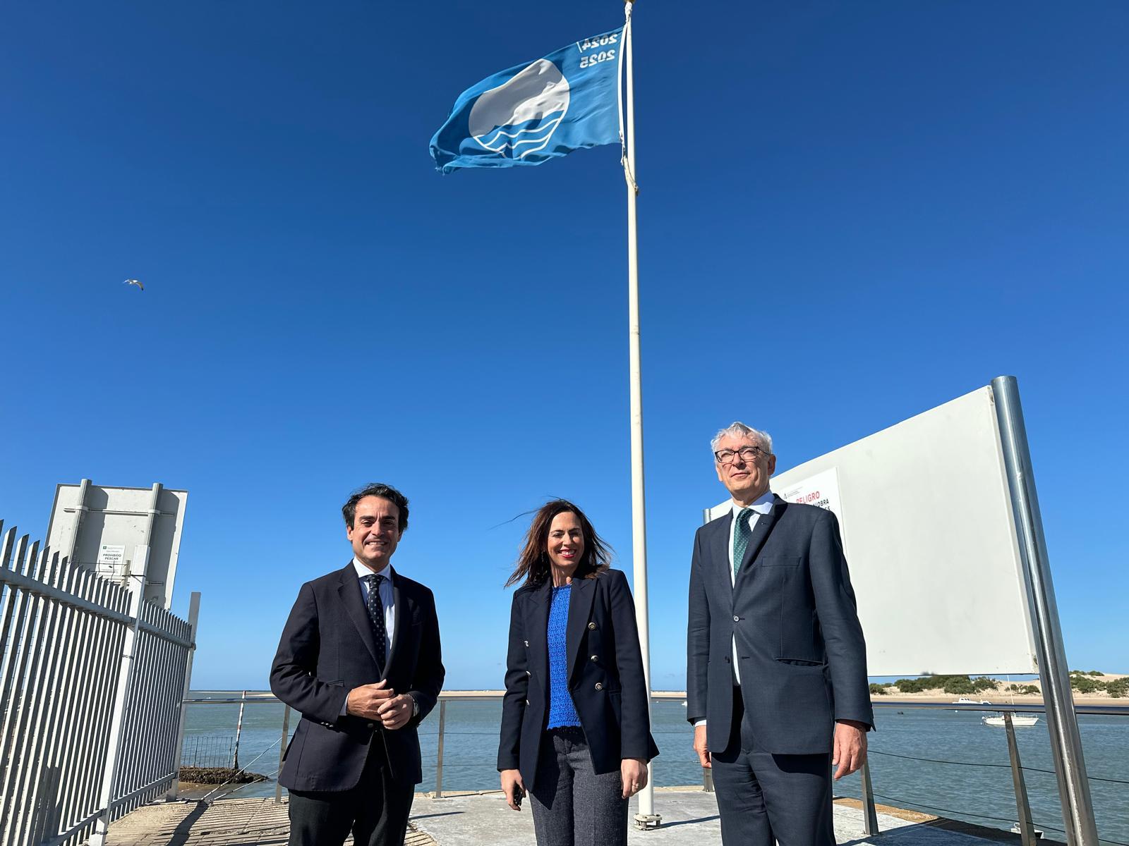 LOS PUERTOS ANDALUCES RECIBEN 20 BANDERAS AZULES