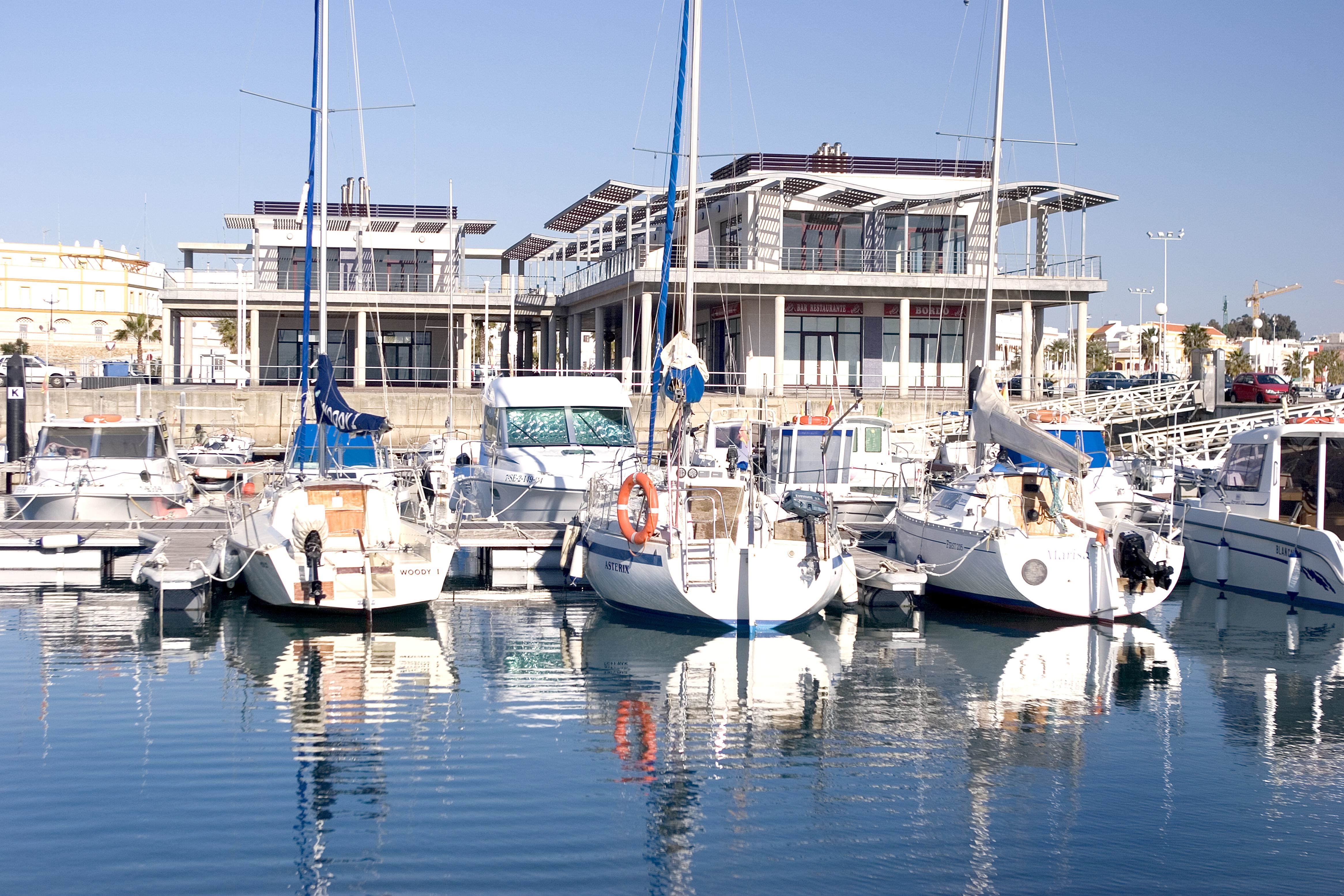 LOS PROPIETARIOS DE LAS EMBARCACIONES DE ALQUILER PODRÁN USARLAS PARA ACTIVIDADES PRIVADAS