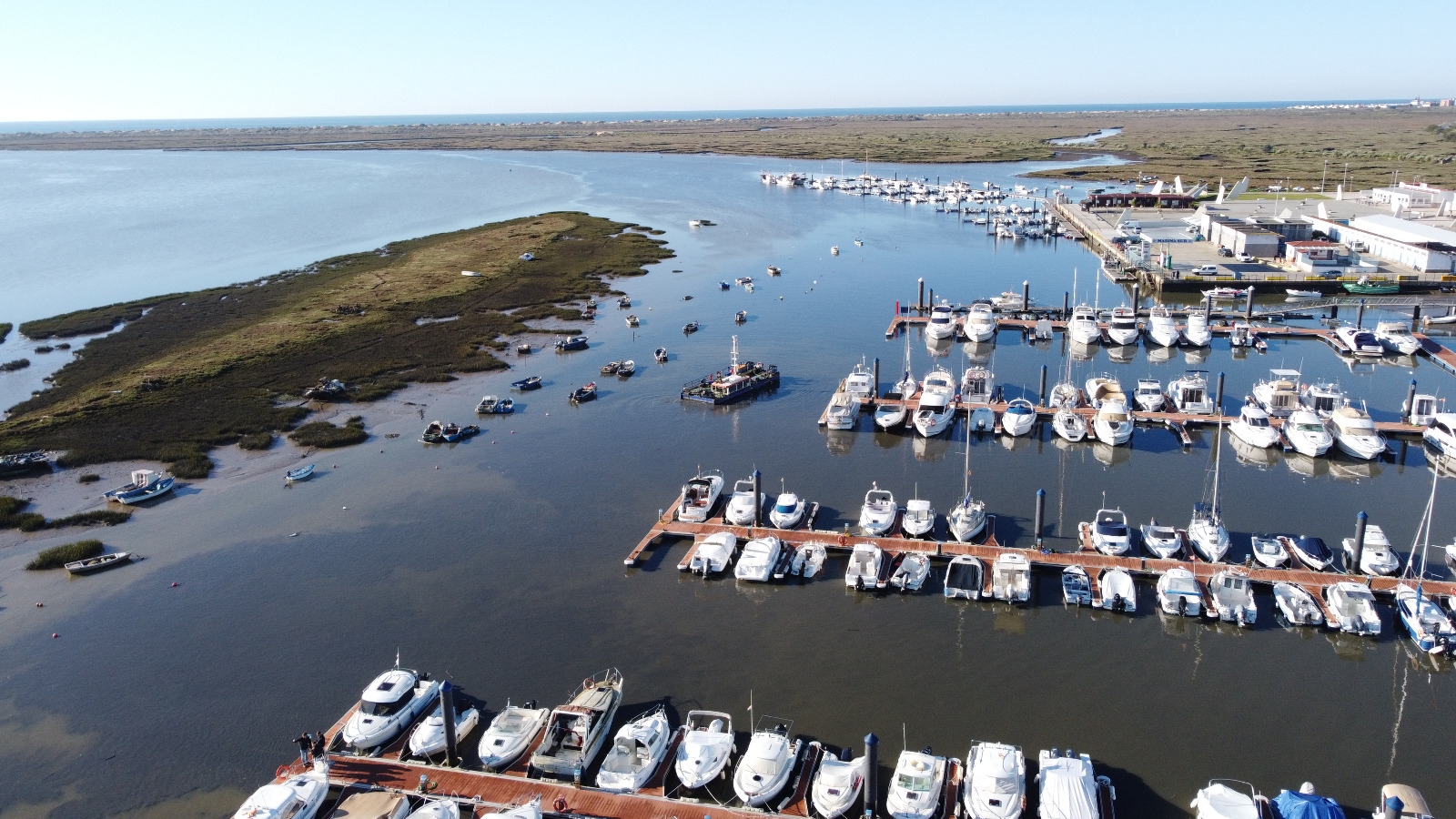 LA JUNTA INICIA LAS OBRAS PARA LA MEJORA DE LA NAVEGABILIDAD DEL PUERTO DE EL TERRÓN, EN LEPE